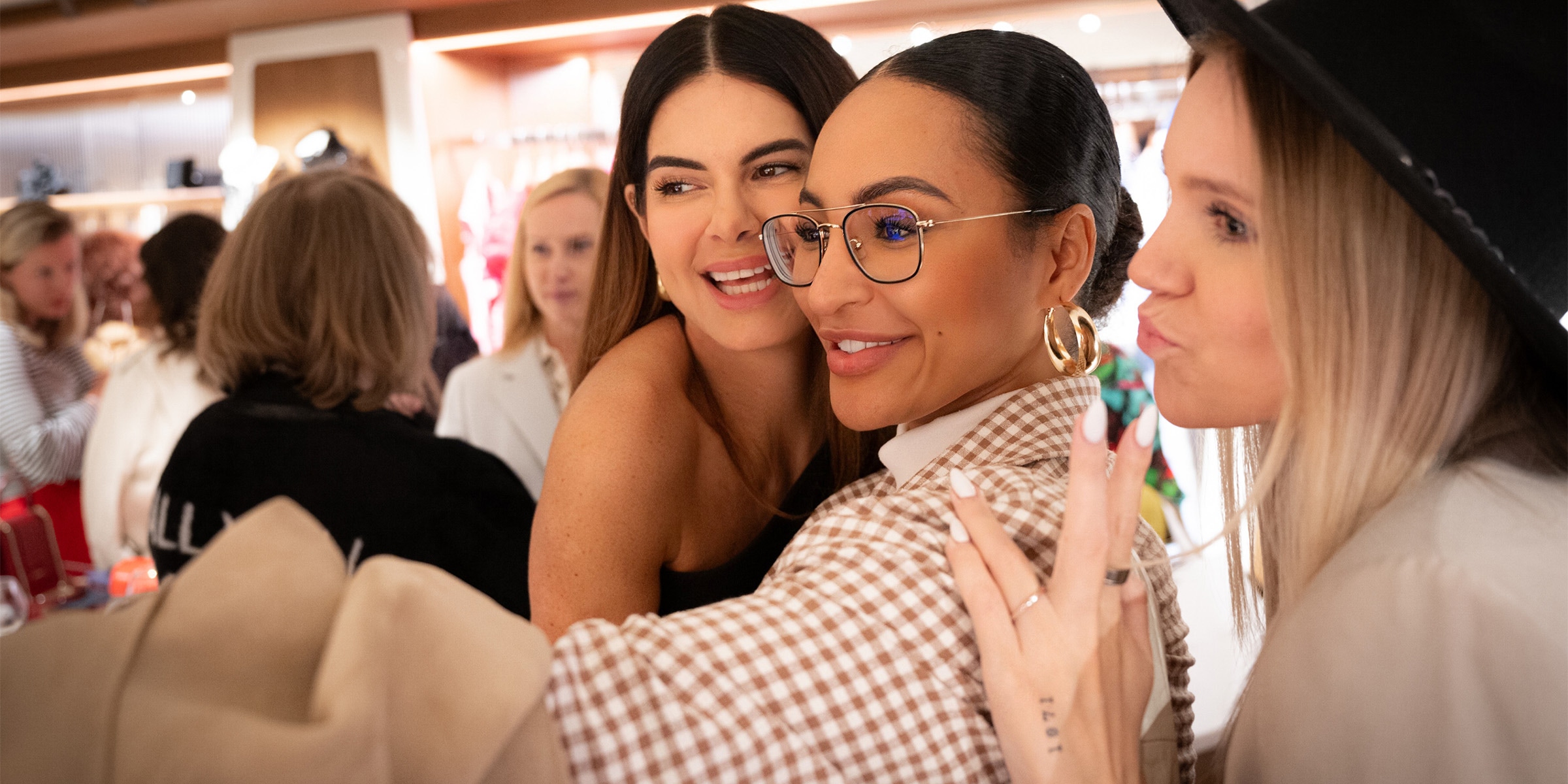 Experience an exclusive evening of fashion and community in Zurich with Anne Fontaine's latest sophisticated collection unveiling.