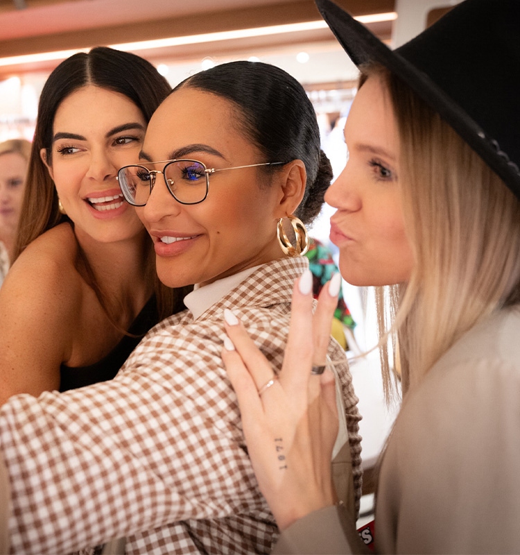 Experience an exclusive evening of fashion and community in Zurich with Anne Fontaine's latest sophisticated collection unveiling.