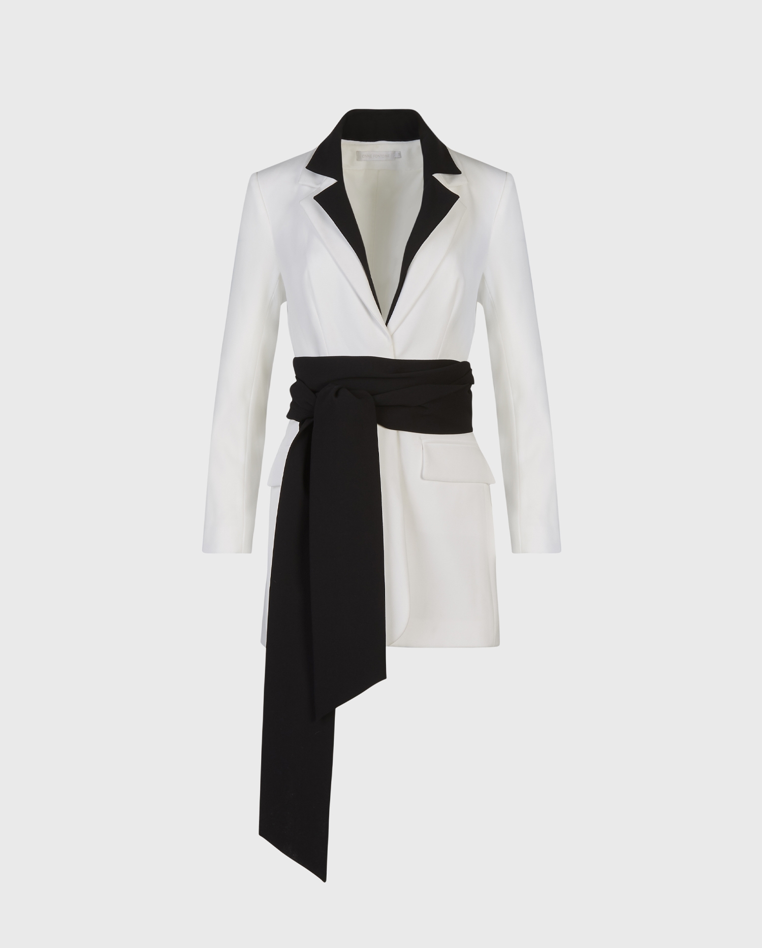 CARDEN: White jacket with removeable black double notch lapel and waist tie