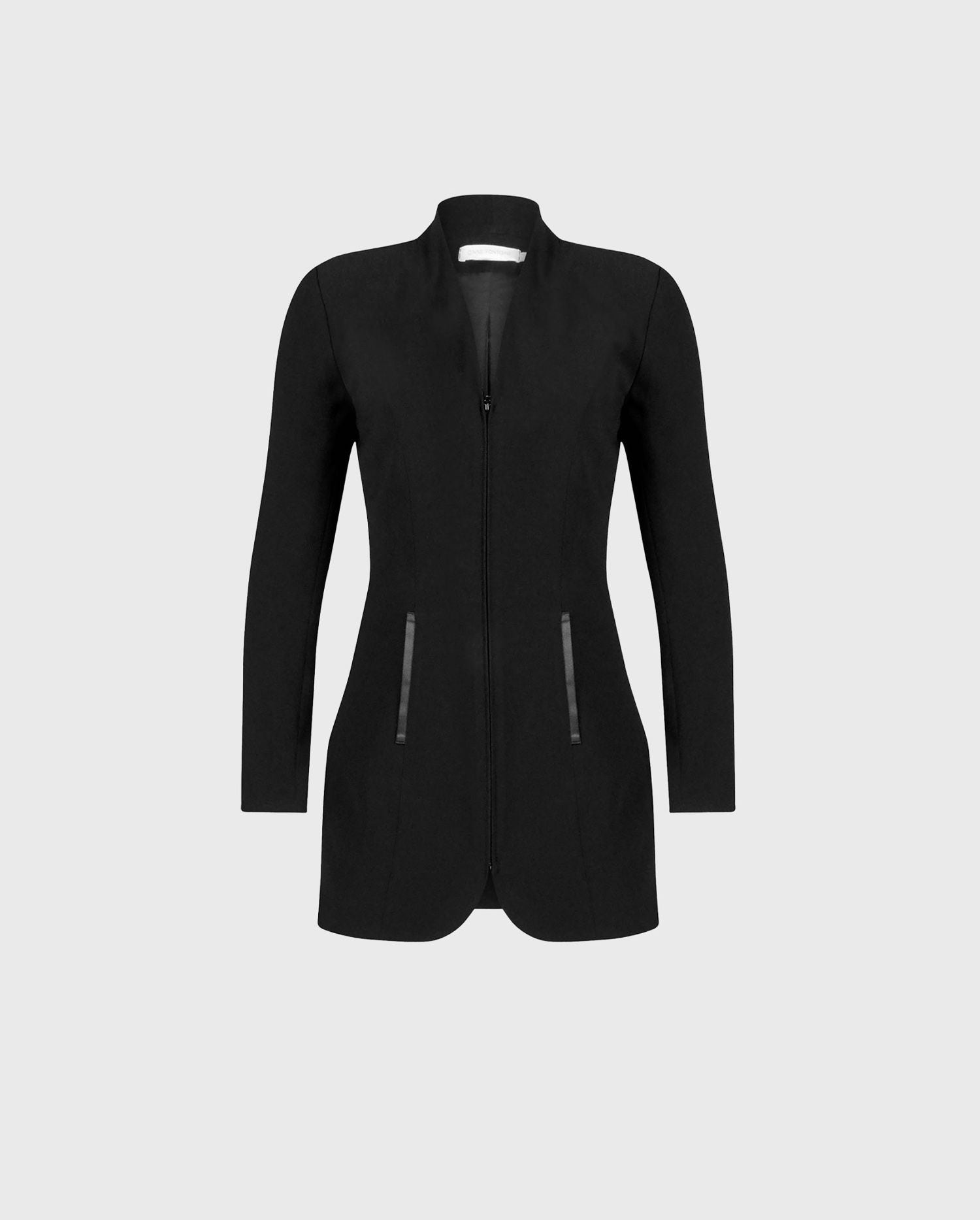 The VAZAR black longline jacket is the perfect jacket to add to your Fall dressing style.