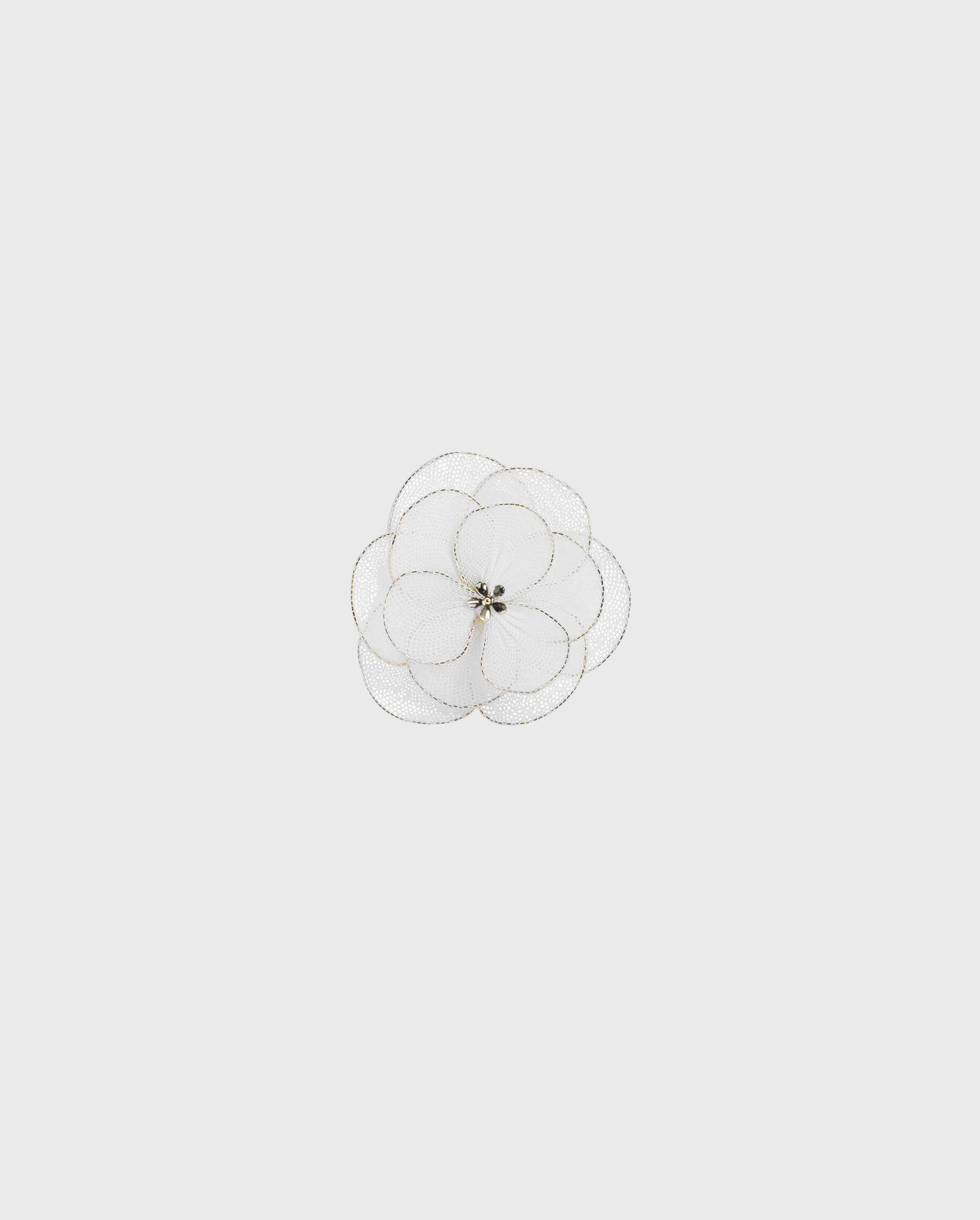 Discover the Wilk White Floral Mesh Brooch from designer ANNE FONTAINE